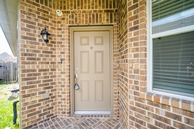 Building Photo - 14215 Campo Vista Dr