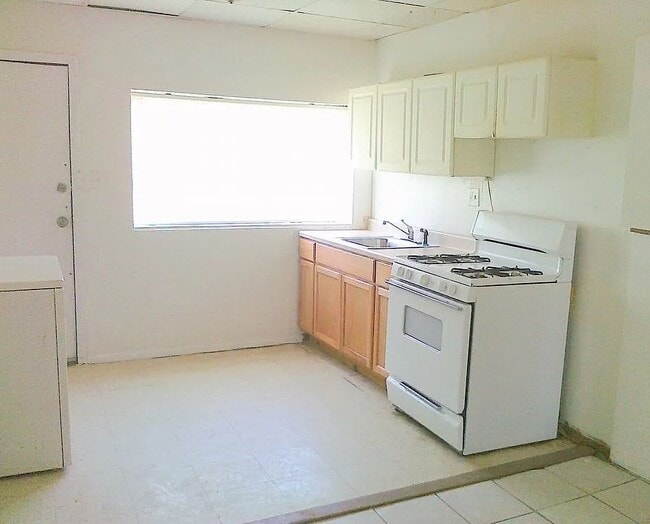 Foto del edificio - 915 Maple Terrace