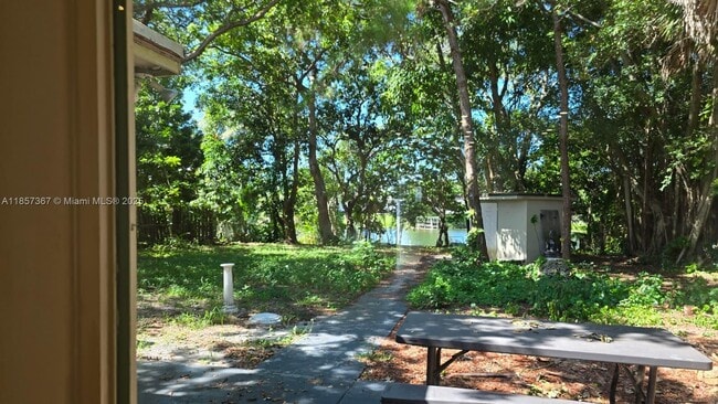 Building Photo - 3801 SW 31st Dr