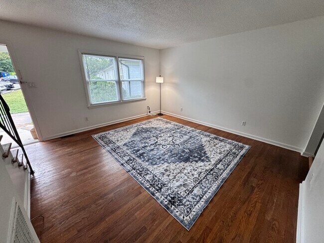 Foto del edificio - 3818 Lupton Cir
