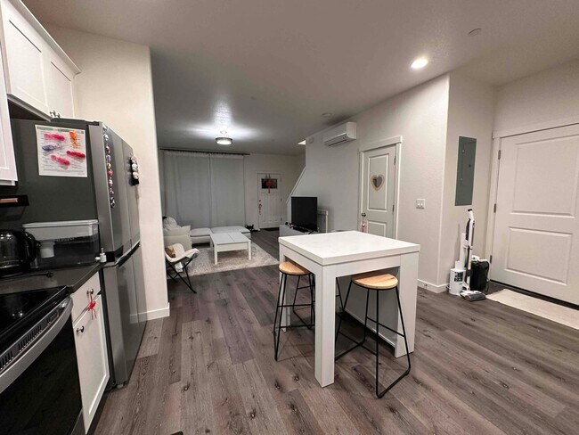Foto del edificio - Newly Build 3 bedroom home is SE Portland!