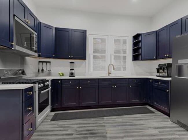 Foto del edificio - 3053 E 79th St