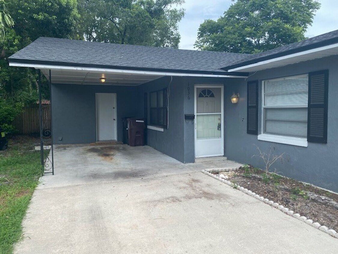 Foto principal - 2 Bedroom 2 Bath Duplex in Historic Downtown Orlando for RENT!