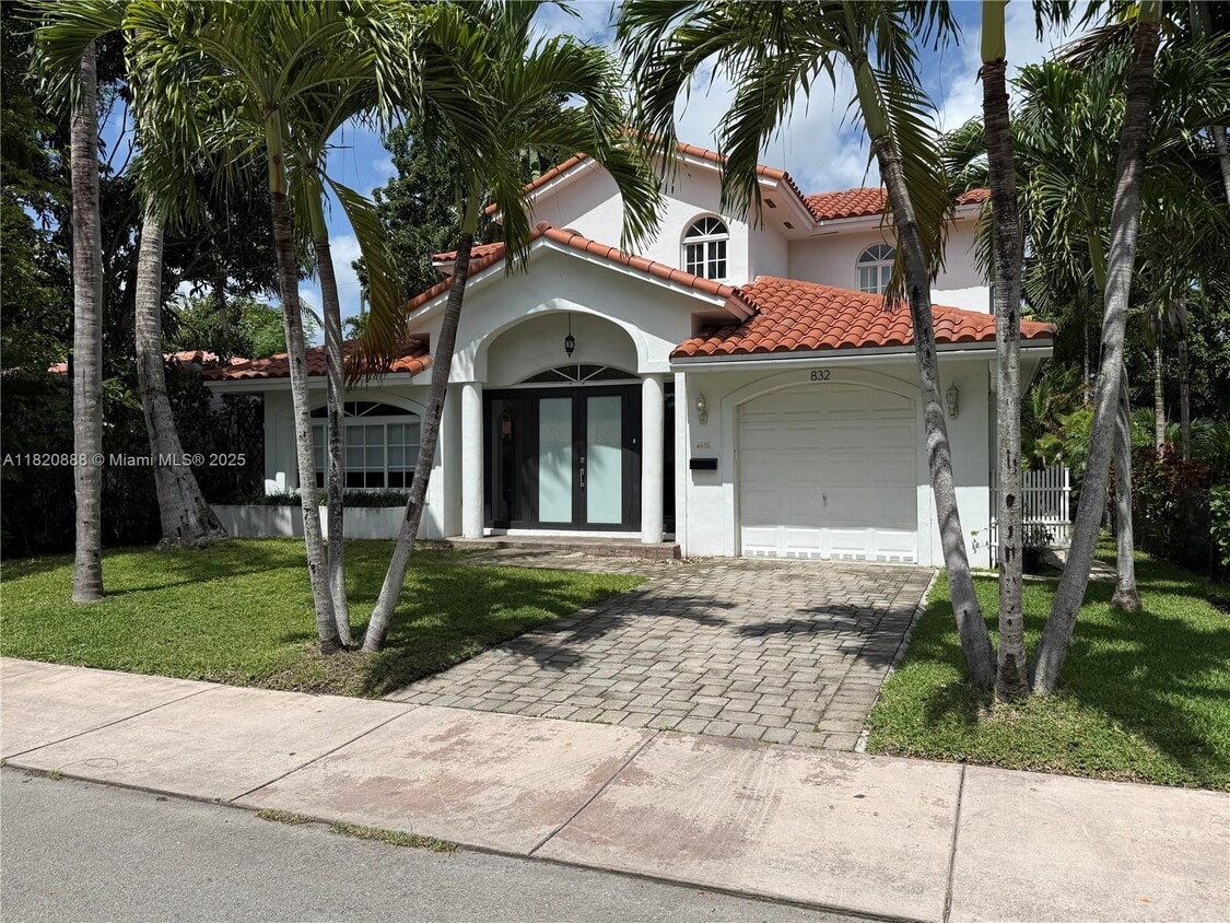 Foto principal - 832 Wallace St