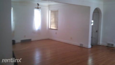Foto del edificio - 5290 Buckingham Ave