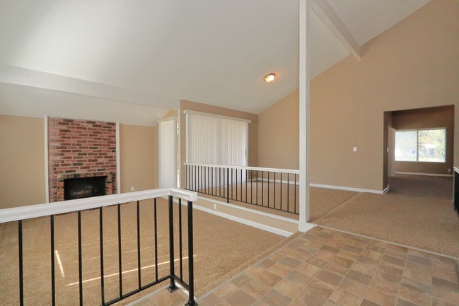 Building Photo - 1294 Kew Gardens Dr