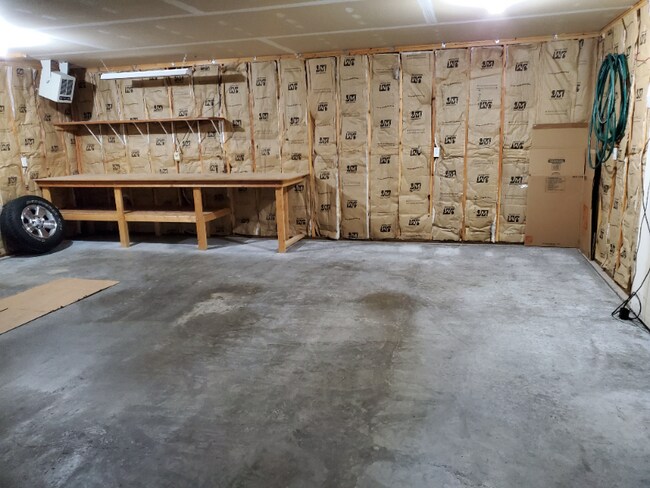 Building Photo - 18 Ford Way