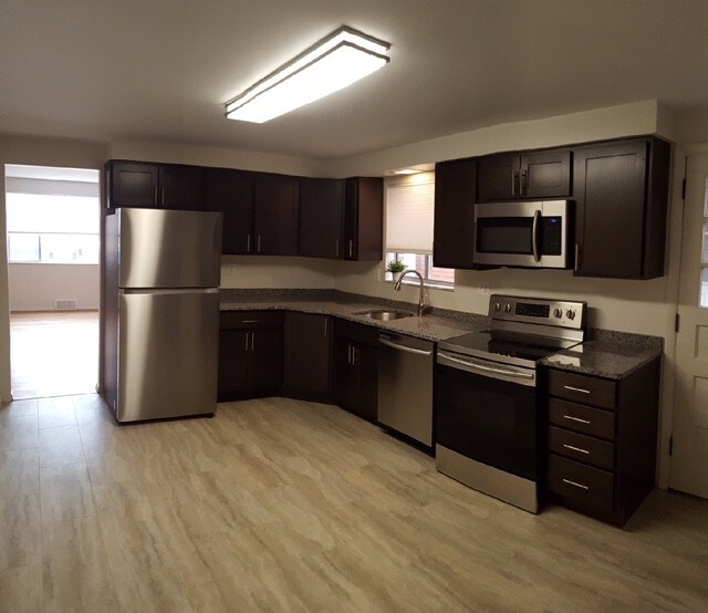 Kitchen - 16 Sumner Ave