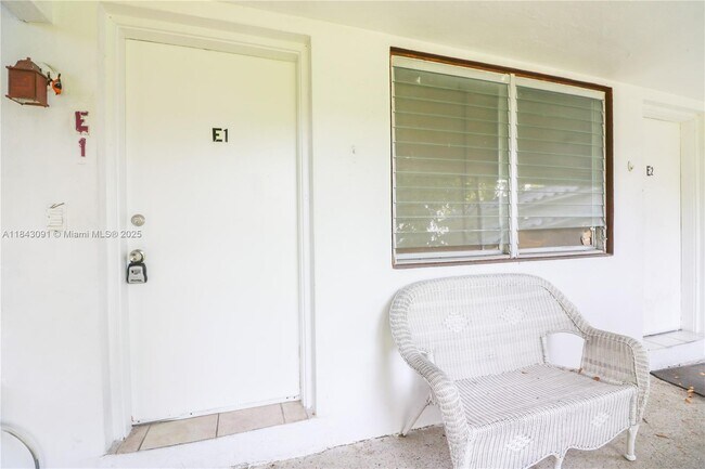 Foto del edificio - 1727 Fletcher St