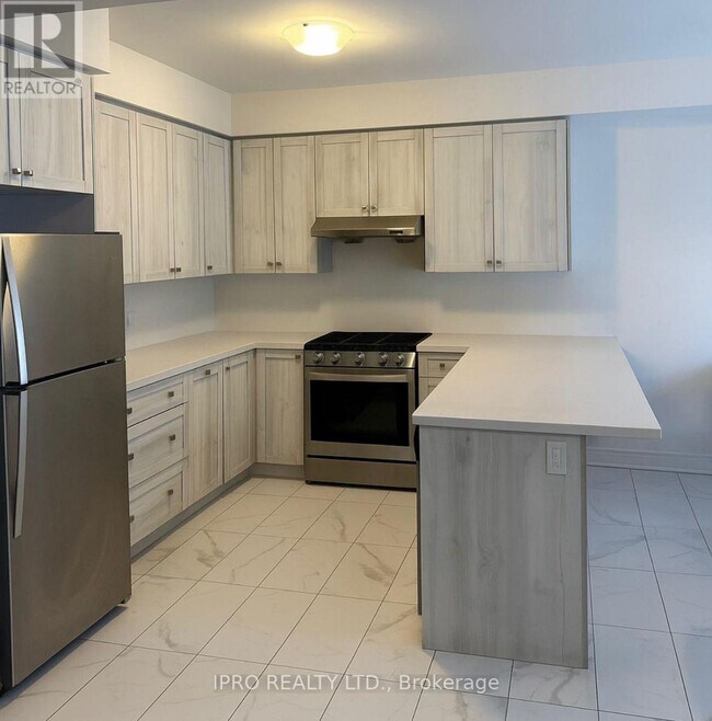 Building Photo - 17 Calabria Dr