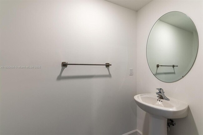 Foto del edificio - 2336 NW 130th St