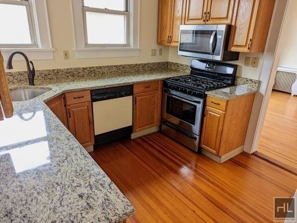 Primary Photo - 27 Jervis Rd, Yonkers 10705
