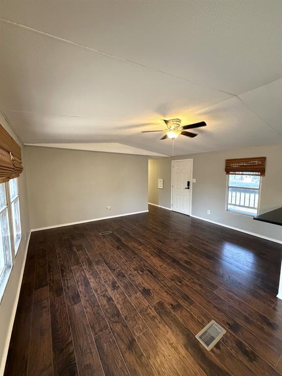 Foto del edificio - 3101 Rockhill Dr