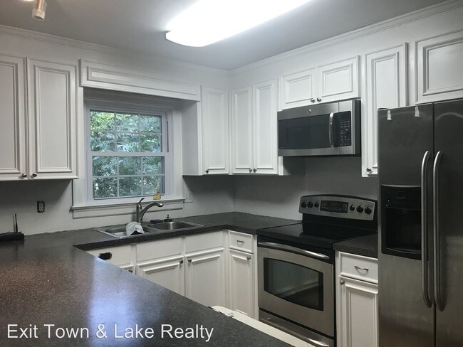 Building Photo - 190 Tanglewood Dr