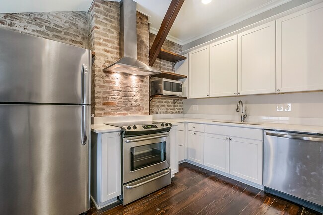 Foto del edificio - 832 Lafayette St