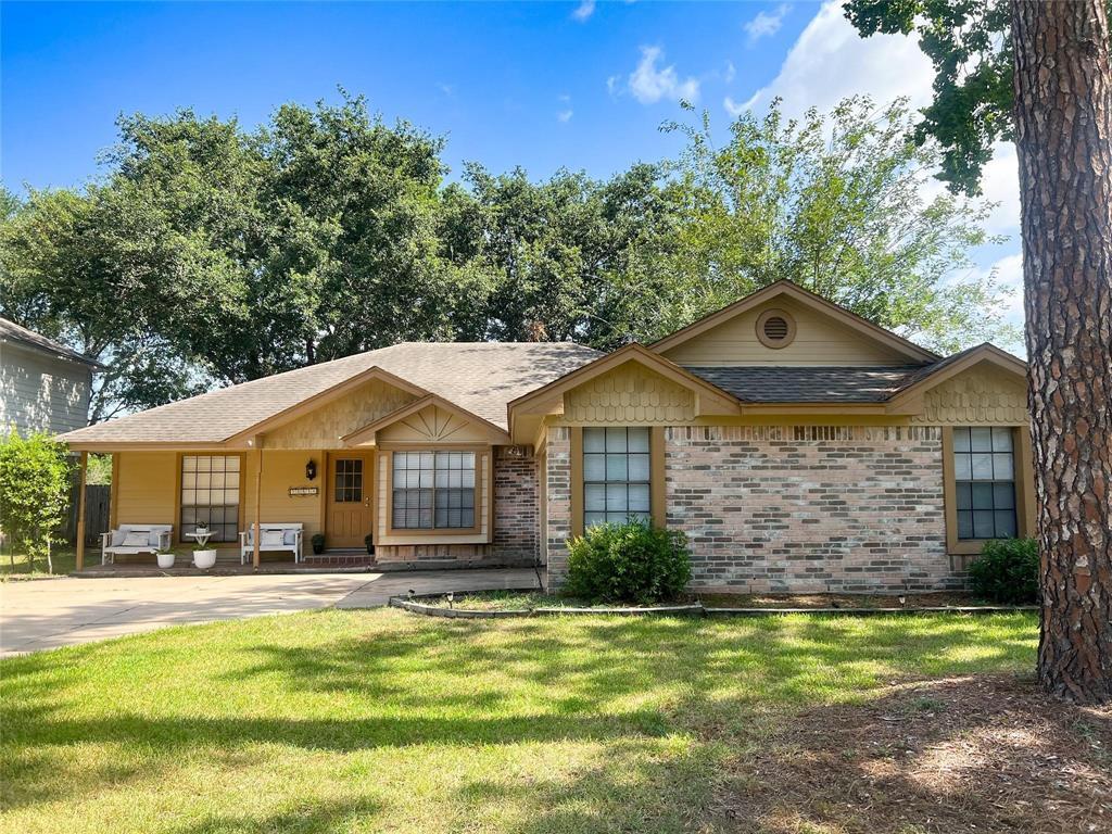 Foto principal - 21634 Park Bend Dr