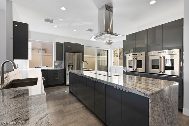 Foto del edificio - 8728 Carlitas Joy Ct
