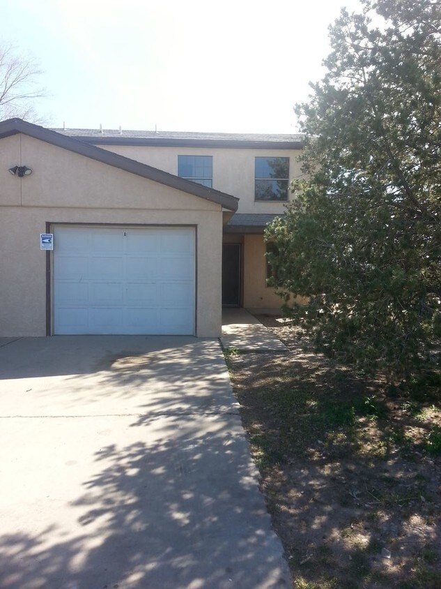 Primary Photo - 2 br, 2.5 bath House - 2305-A N Grand