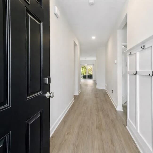 Building Photo - 104 Simon Cir