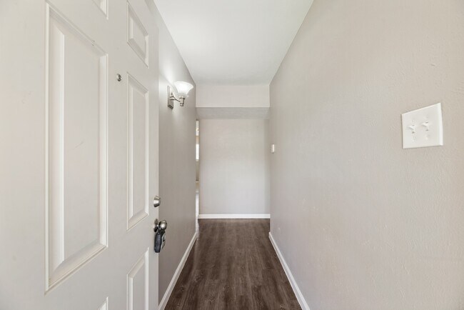 Foto del edificio - 17615 Autumn Hills Dr