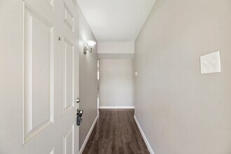 Building Photo - 17615 Autumn Hills Dr