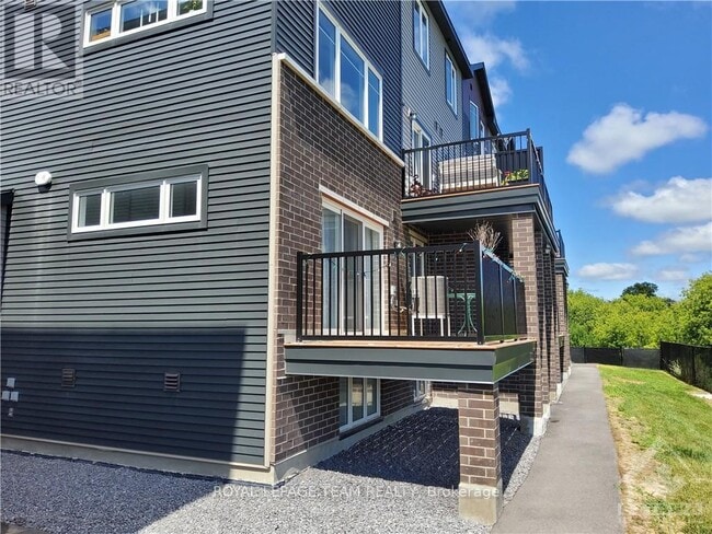 Building Photo - 225 Eldorado Private