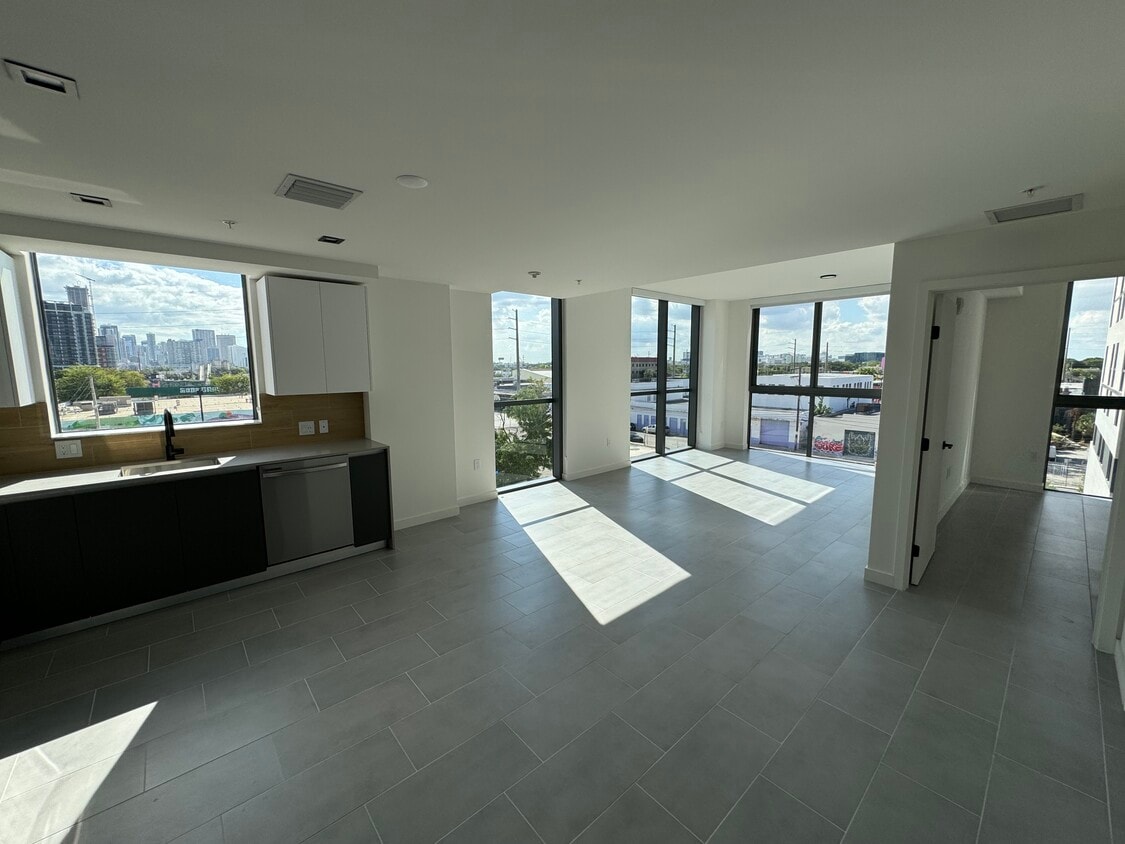 Apartment View - 126 NE 21st St