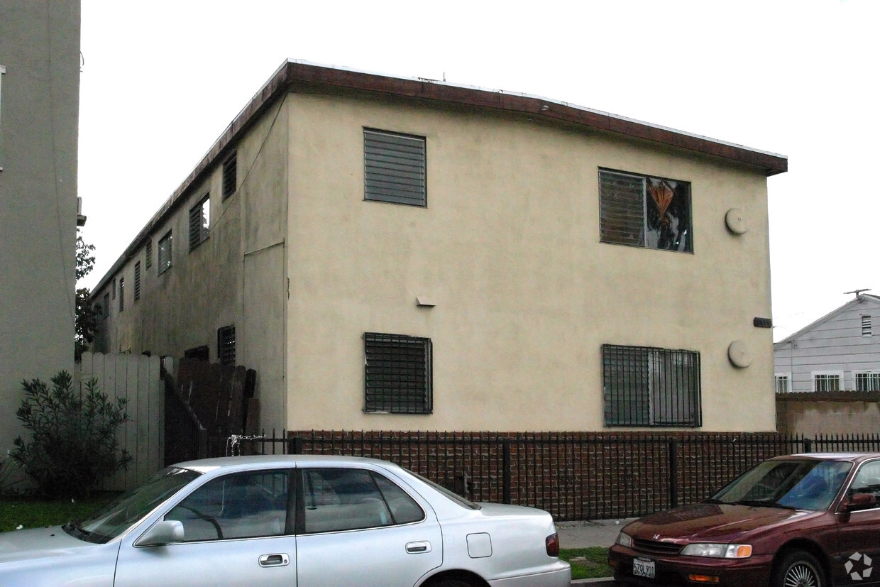 Building Photo - 1361 Rose Ave