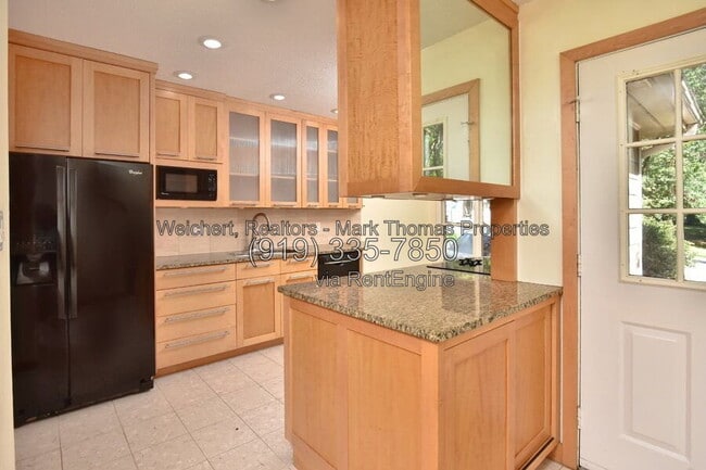 Building Photo - 102 Mallard Ct
