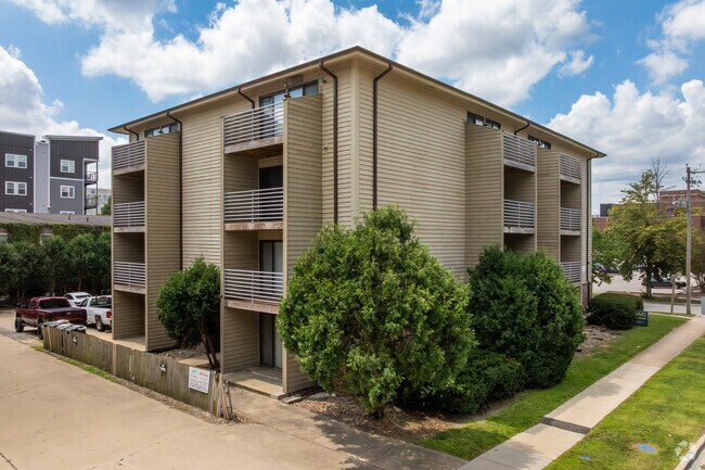 Alternar - Bailey Student Apartments Available 2026!