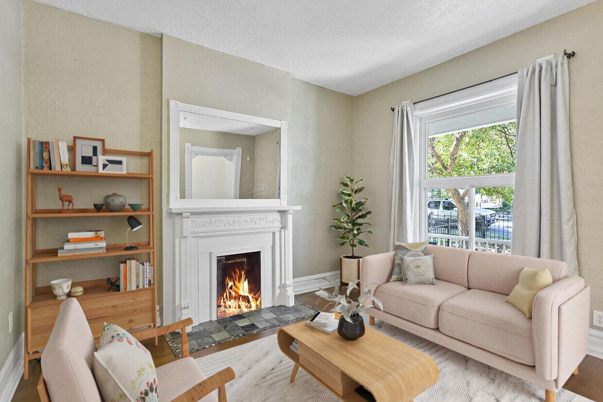 Foto principal - Sunny & charming Lincoln Park home near Ar...