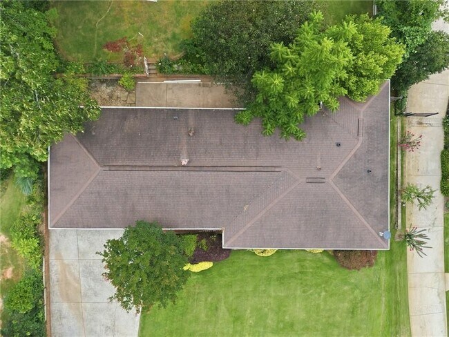 Foto del edificio - 2140 Oakawana Rd NE