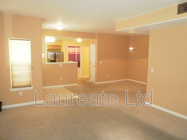 Foto del edificio - 5800 Tower Rd