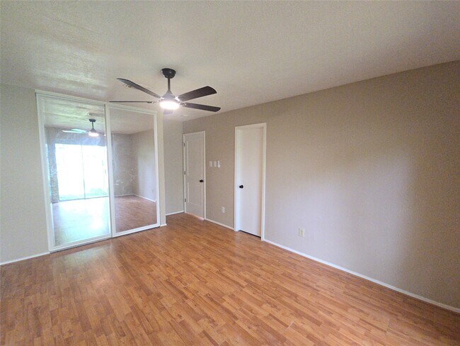 Foto del edificio - 11130 Thunderhaven Dr