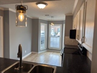 Foto del edificio - 456 Claircrest Dr