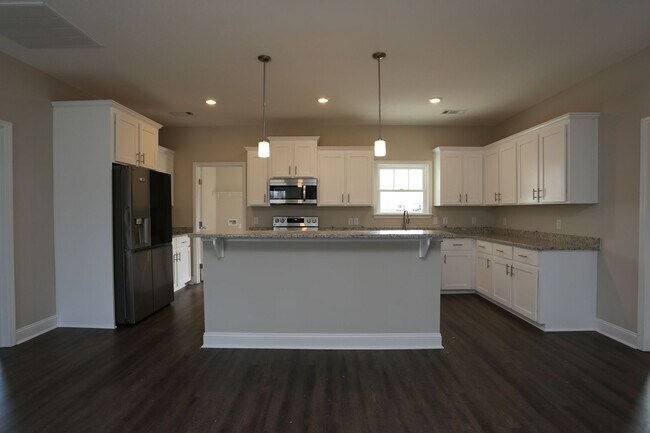 Foto del edificio - NEW 2 Bedroom Cottage Available TODAY!