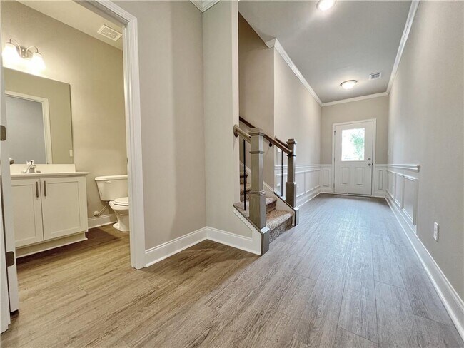 Foto del edificio - 1446 Fern Ridge Ln