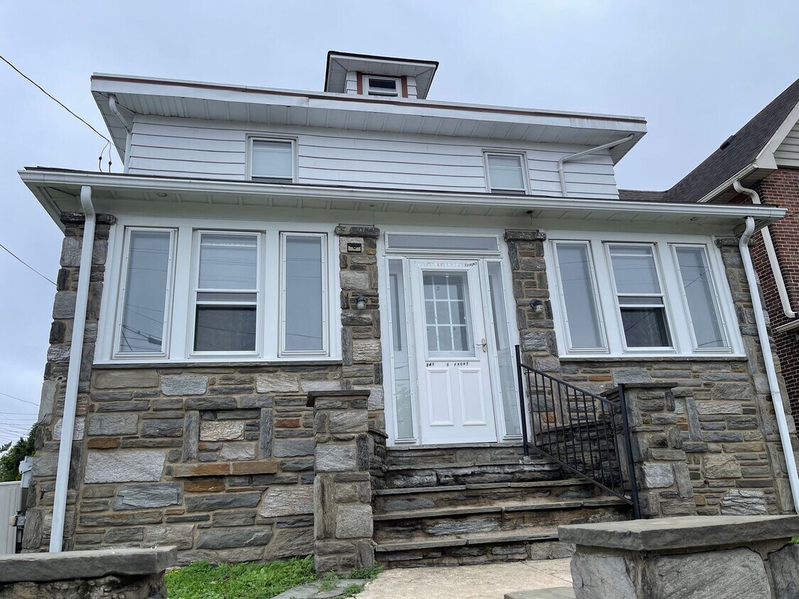 Foto del edificio - 341 Wanamaker Ave