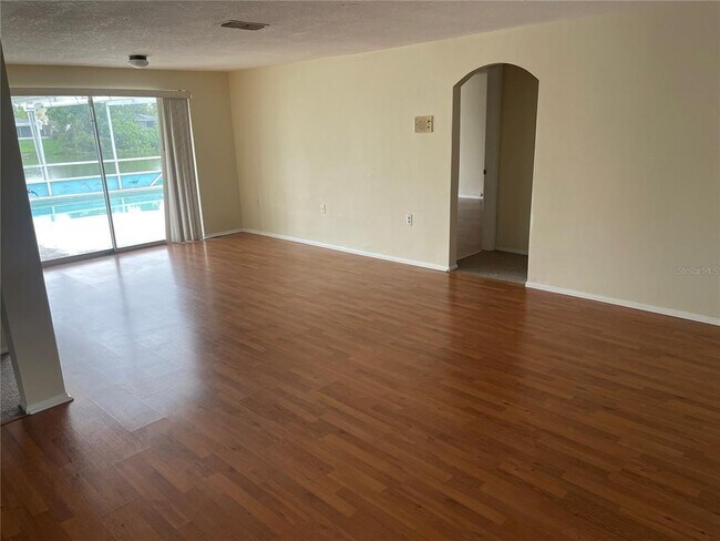 Foto del edificio - 7403 Populus Dr