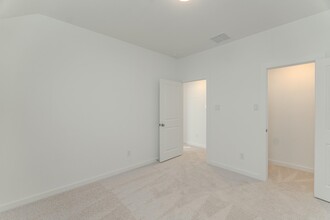 Building Photo - 7342 Lake Arrowhead Ln