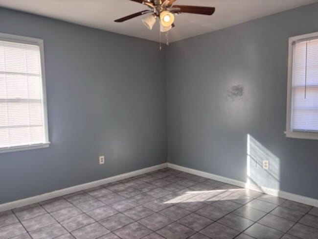 Foto del edificio - 3167 Longwood Dr