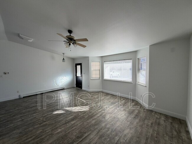 Foto del edificio - 377 S Redlands Rd