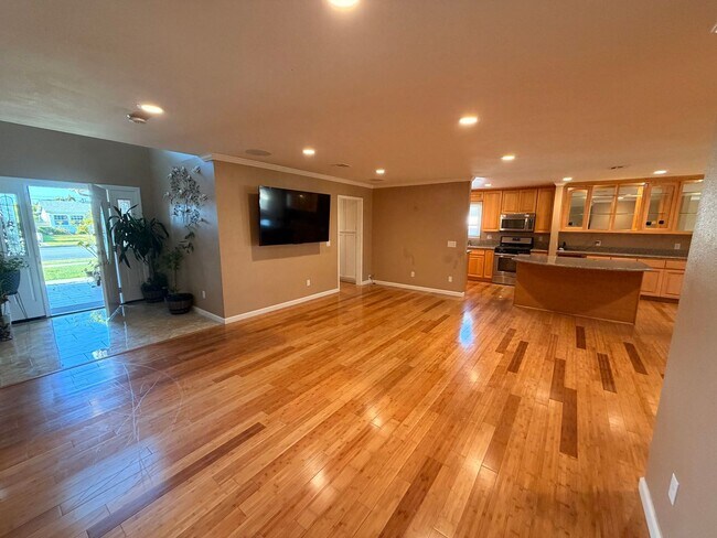 Foto del edificio - Unbelievable 4 Bed, 4 Bath House For Rent In Buena Park-Must See To Appreciate!