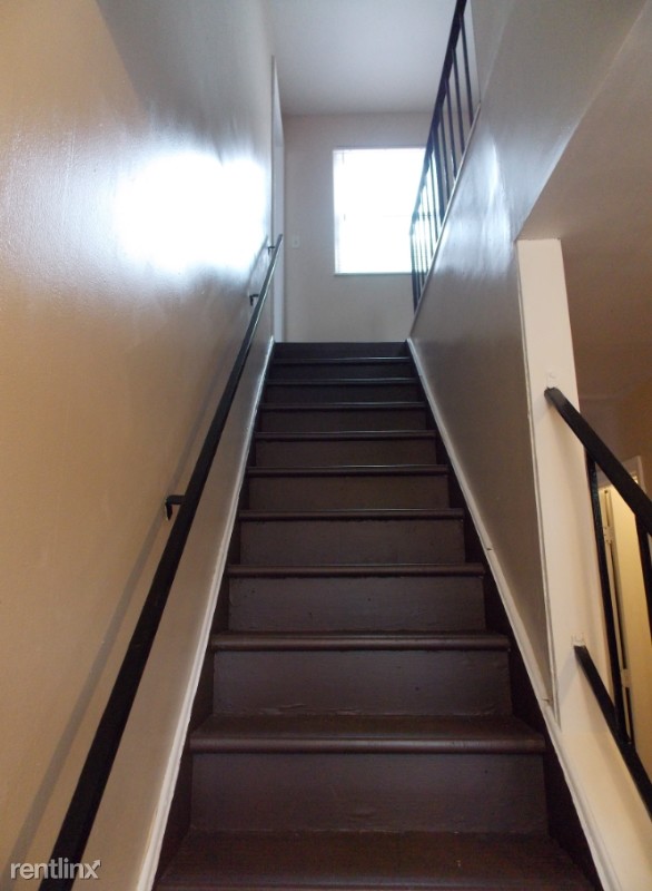 Building Photo - 735 Canonby Pl