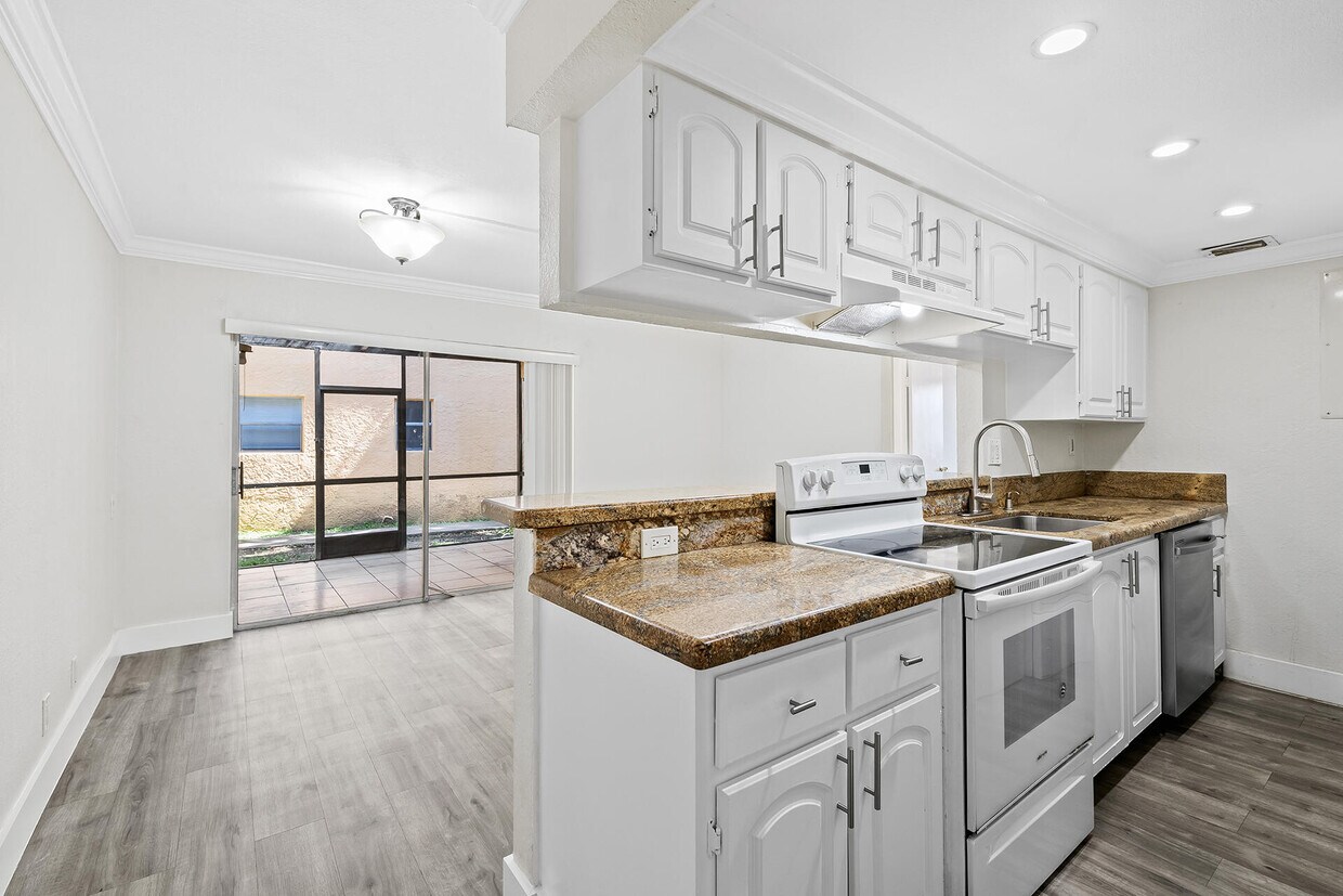 4521 Treehouse Ln Unit A, Tamarac, FL 33319 Condo for Rent in Tamarac