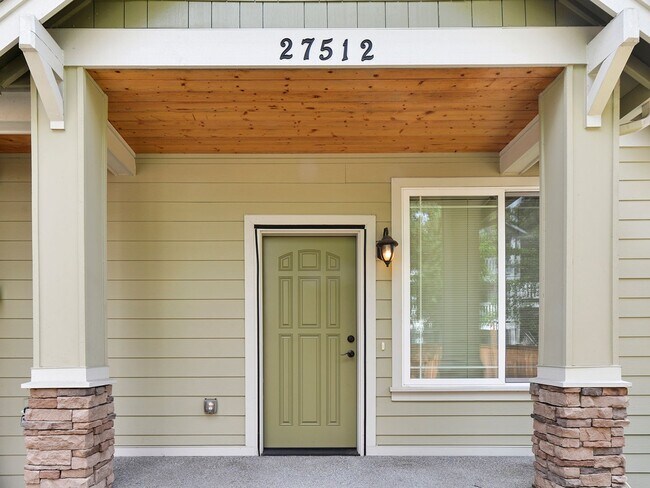 Building Photo - Large Private Townhouse - Kent - 3 Bed/2.5...