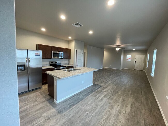 Foto del edificio - Pre-Leasing Now | Beautiful 3-Bedroom, 2-Bath Home in Scott’s Hollow – Available Soon