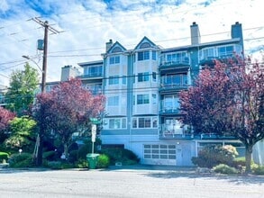 Building Photo - 6920 California Ave SW