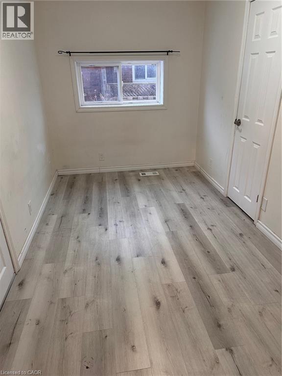 Photo du bâtiment - 240 Dalhousie St