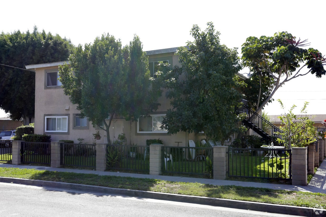 Primary Photo - 7812 Barton Dr